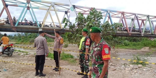 Polsek Babussalam dan Lawe Alas Amankan Pembongkaran Jembatan Darurat Bely Mbarung, Lalu Lintas Dialihkan