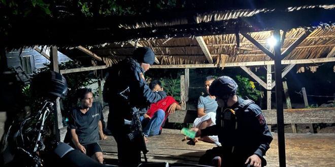 Personel Sat Samapta Polres Agara Lakukan Patroli Sambangi Anak Remaja untuk Antisipasi Judi Online dan Kenakalan Remaja