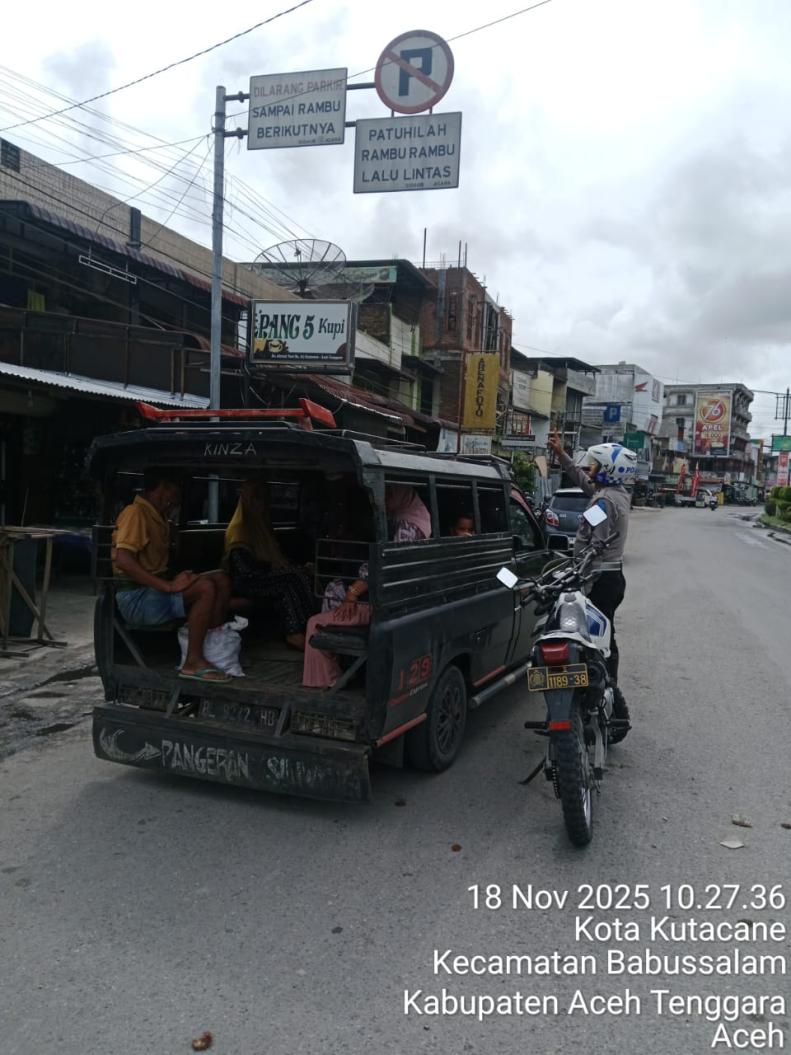 Sat Lantas Polres Aceh Tenggara Lakukan Pengamanan Lalu Lintas dalam Rangka Ops Zebra Seulawah 2025