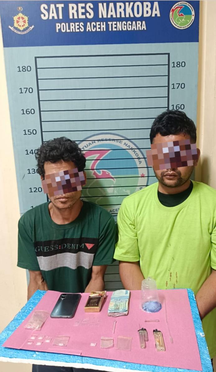 “Penggerebekan di Lawe Hijo: Dua Pria Ditangkap Satresnarkoba, Sabu dan Alat Isap Diamankan”