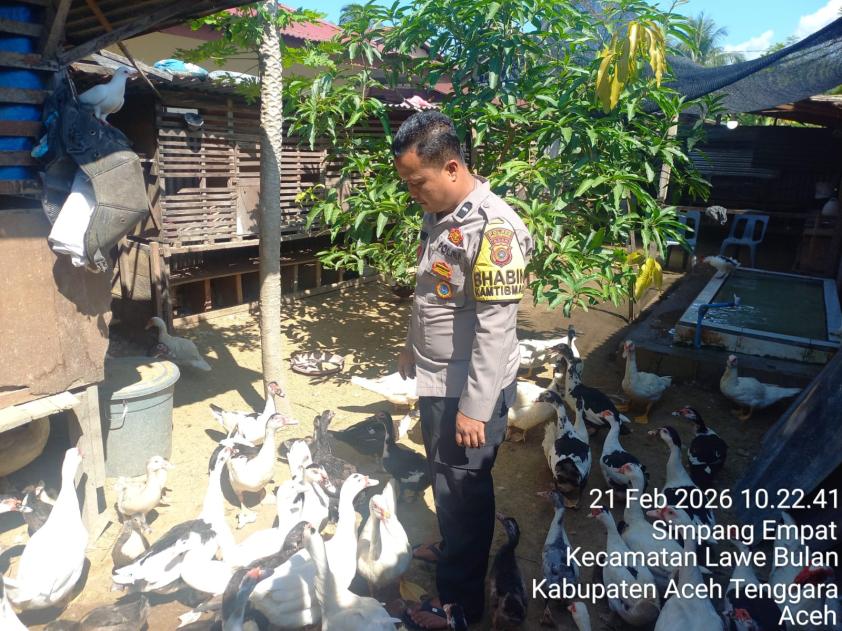 Polsek Lawe Bulan Laksanakan Sambang Warga Dukung Ketahanan Pangan Melalui Ternak Bebek