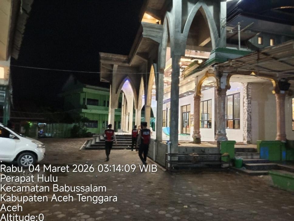 Personel Samapta Polres Aceh Tenggara Laksanakan Patroli dan Pengamanan Saat Shalat Tarawih
