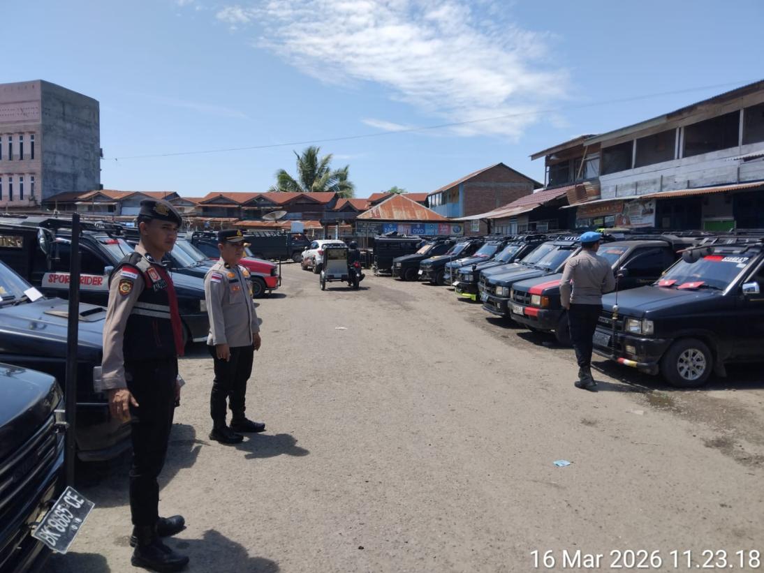 Jelang Idul Fitri 1447 H, Personel Polres Aceh Tenggara Tingkatkan Pengamanan di Pajak Pagi dan Terminal Angkutan