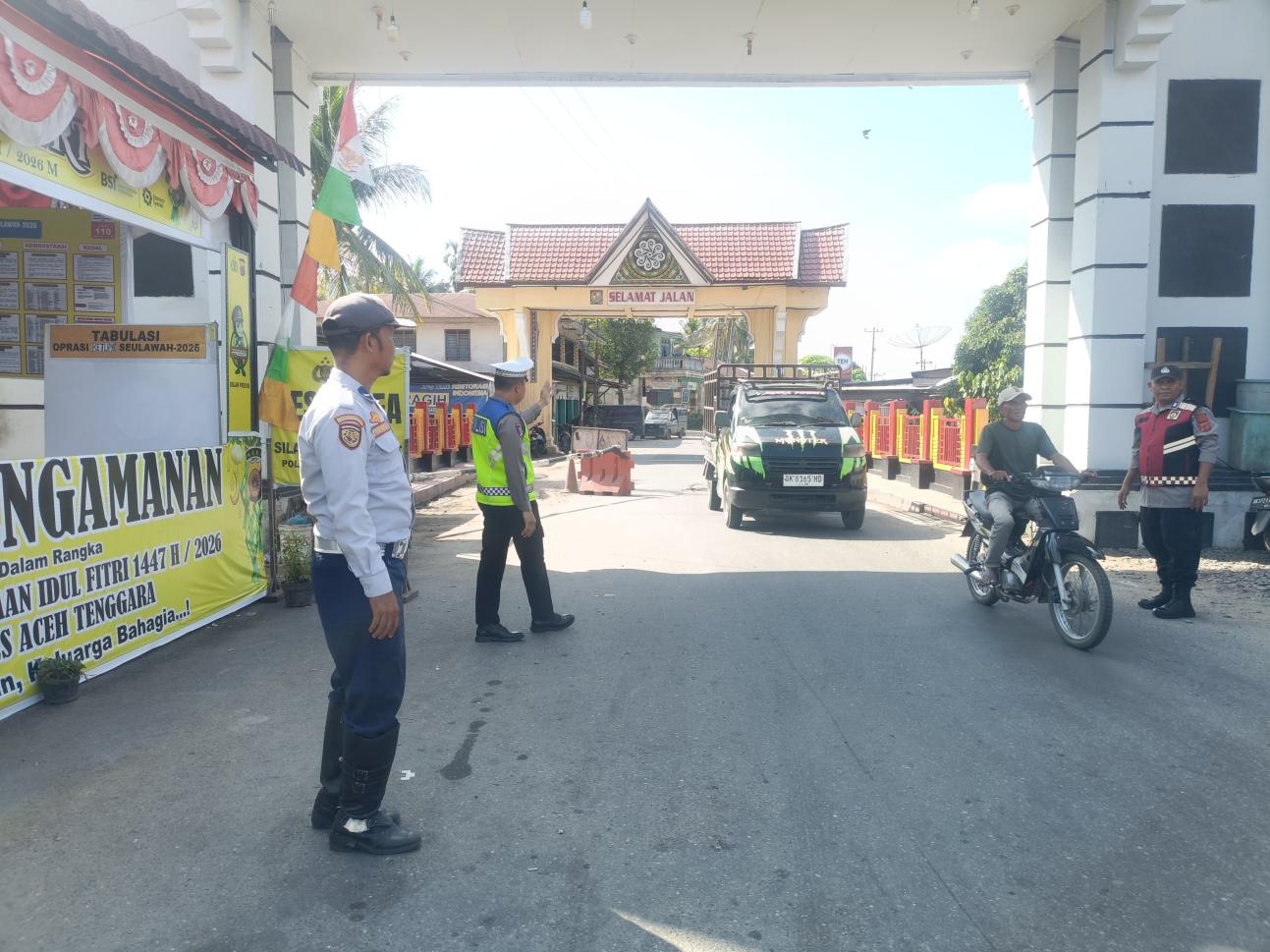 Posyan Lawe Pakam Ops Ketupat Seulawah 2026 Atur Arus Lalu Lintas di Perbatasan Aceh–Sumut