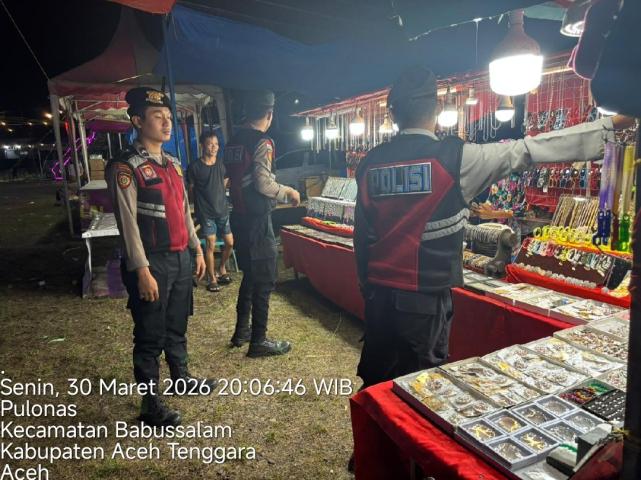 Hadir di Tengah Keramaian, Sat Samapta Polres Aceh Tenggara Intensifkan Patroli Pasar Malam