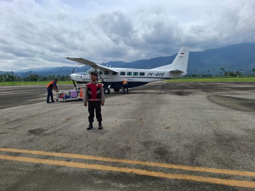 POLSEK SEMADAM LAKSANAKAN PENGAMANAN OBJEK VITAL BANDARA ALAS LOUSER